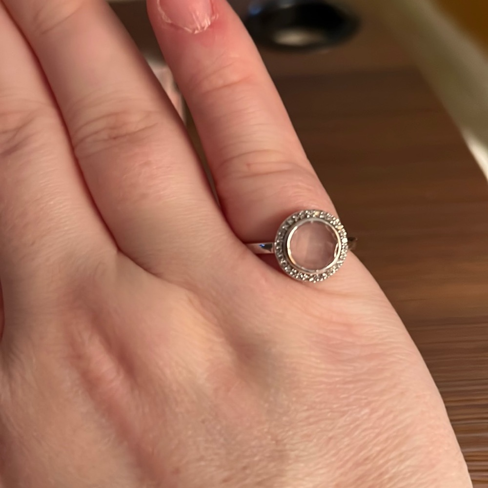Beautiful GENUINE pink quartz ring.